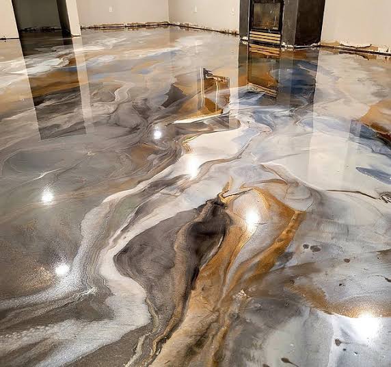Decorative resin floor with layered stone-like movement
